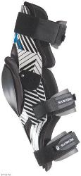 Sixsixone® mx3 knee braces